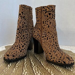 Gibson Latimer Suede Leopard Print Booties EUC  Sz 7 1/2